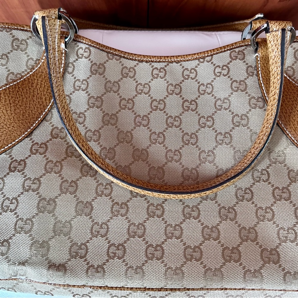 Authentic ** Gucci Monogram Medium Tote - image 3